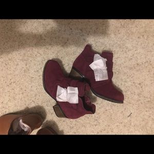 Beautiful booties 8.6w